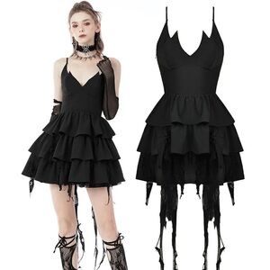 Dark in Love size M, would be a US size small in women’s.